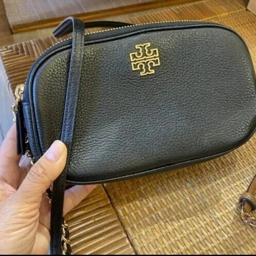 🆕️ Tory Burch Britten Camera Crossbody Bag NWT ❣️